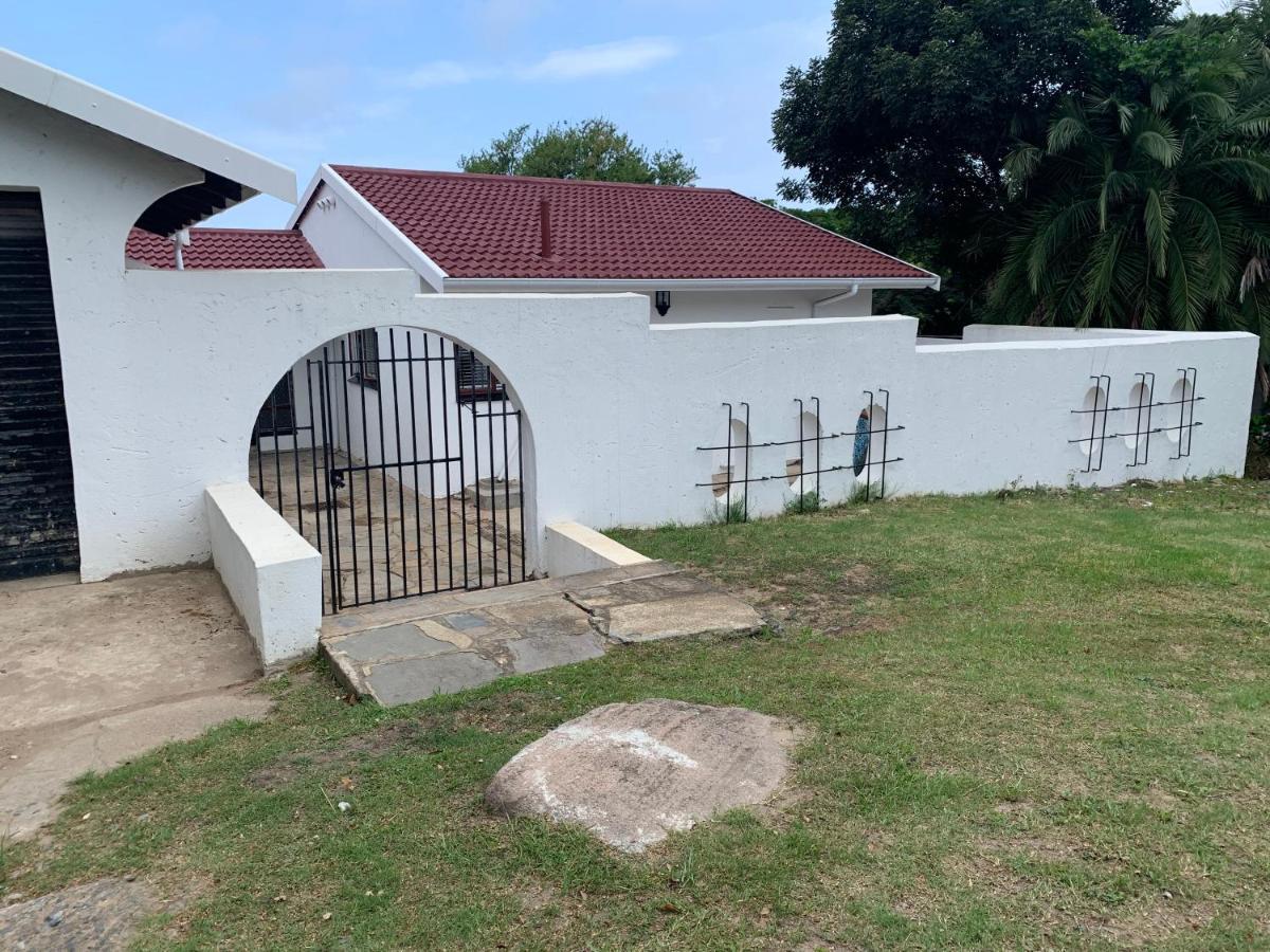 White House Lodge In Scotburgh Scottburgh Exteriér fotografie